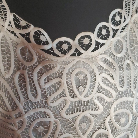 Lace camisole tank top - Picture 2 of 3